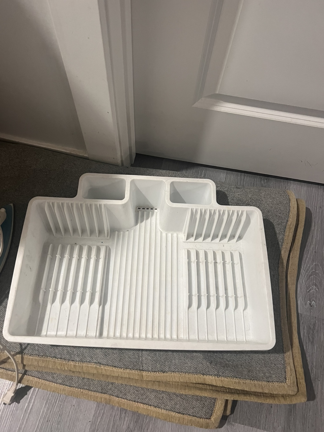 White Plastic Dish Drying Rack