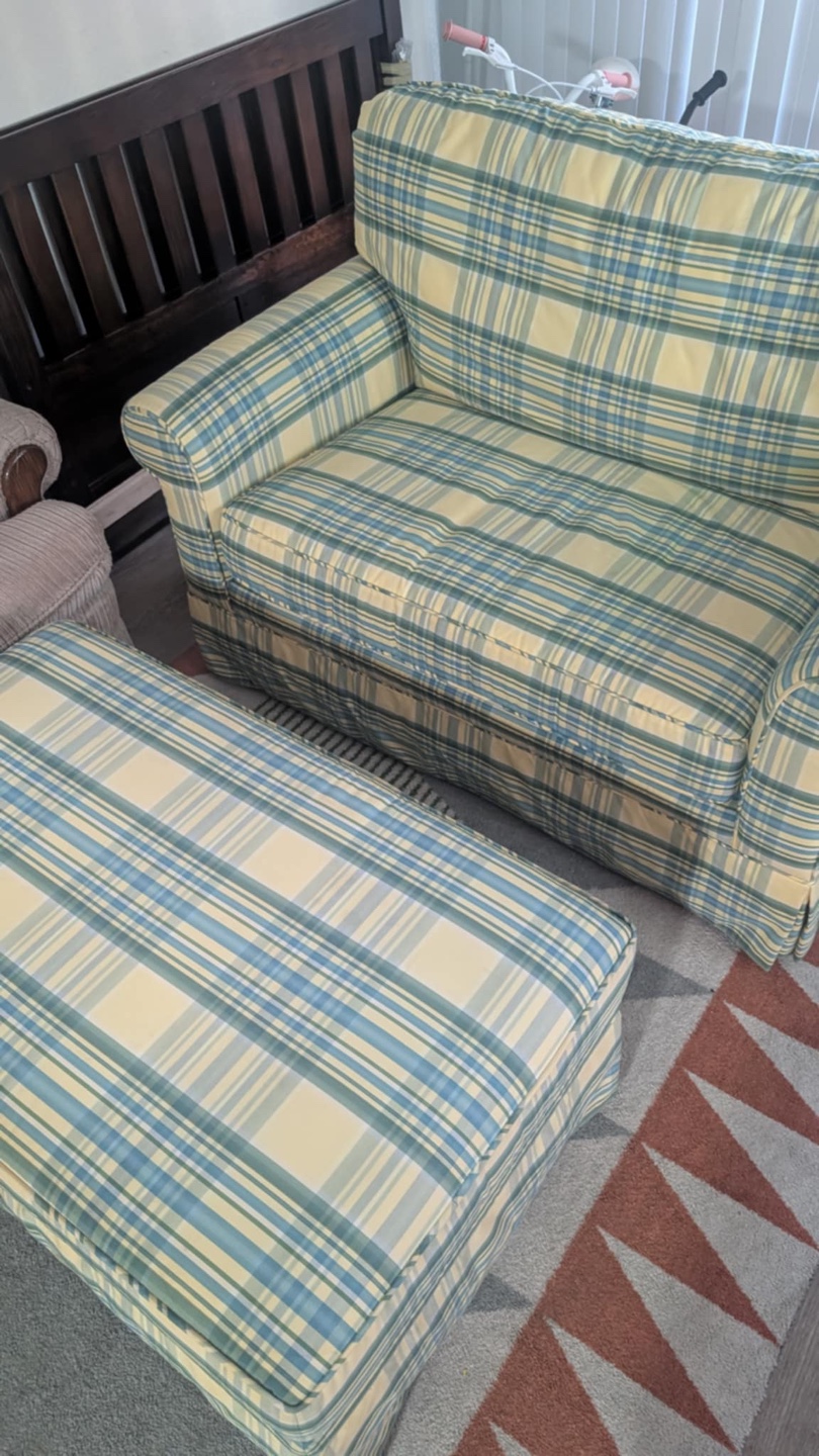 2 Seater Armchair and Ottoman Set - Plaid Upholstery - photo 2