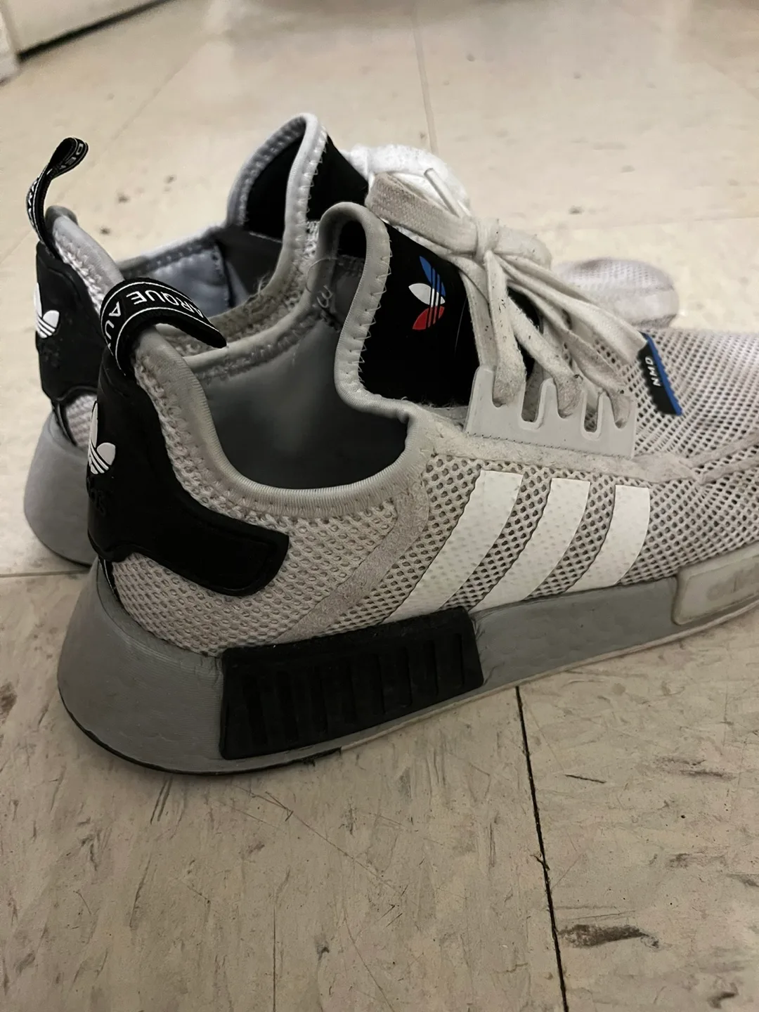 Adidas NMD R1 Men's Size 8 image indicator(3)