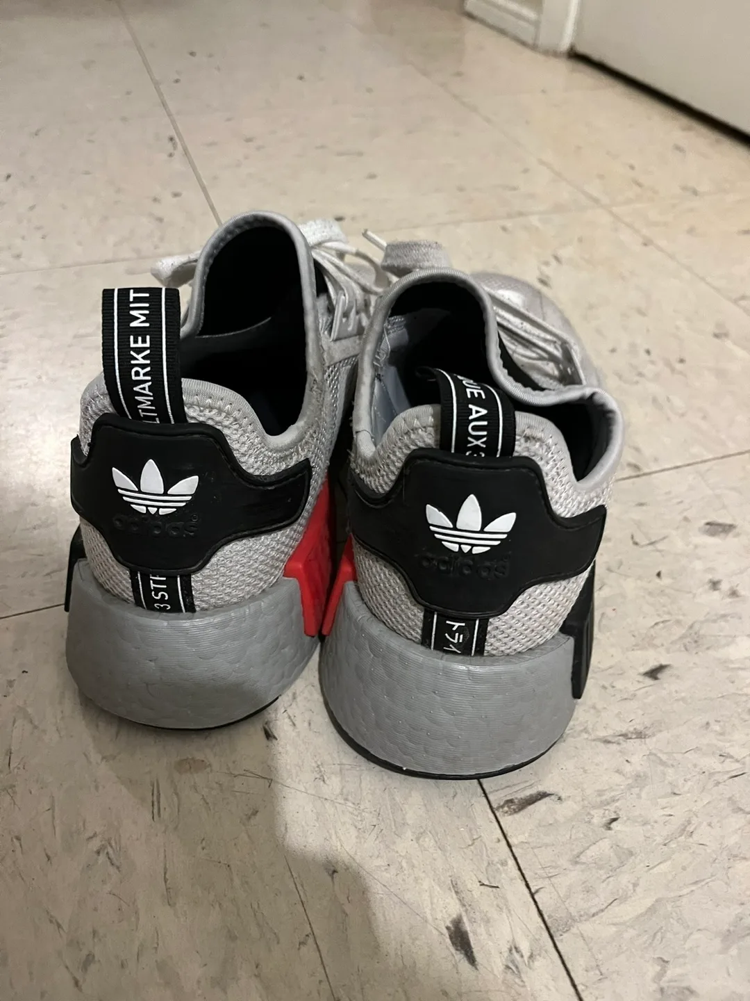 Adidas NMD R1 Men's Size 8 image indicator(2)