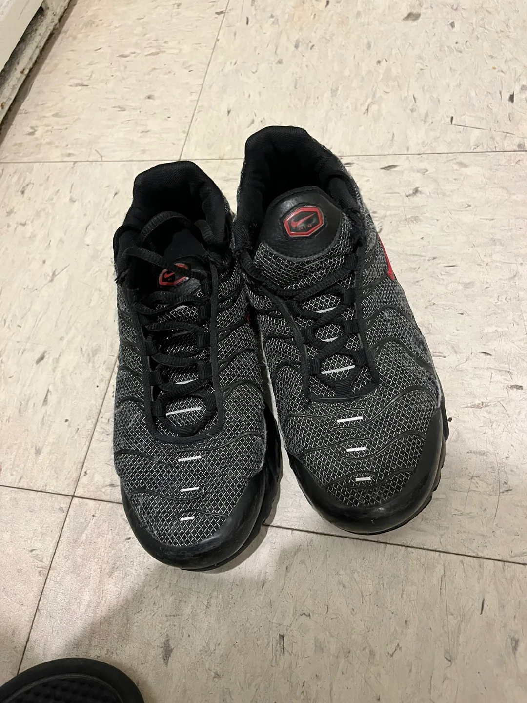 Nike Air Max Plus BRED Size 6 men’s image indicator(3)