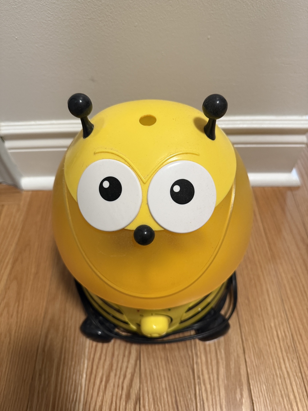 Crane Adorable Bee Humidifier