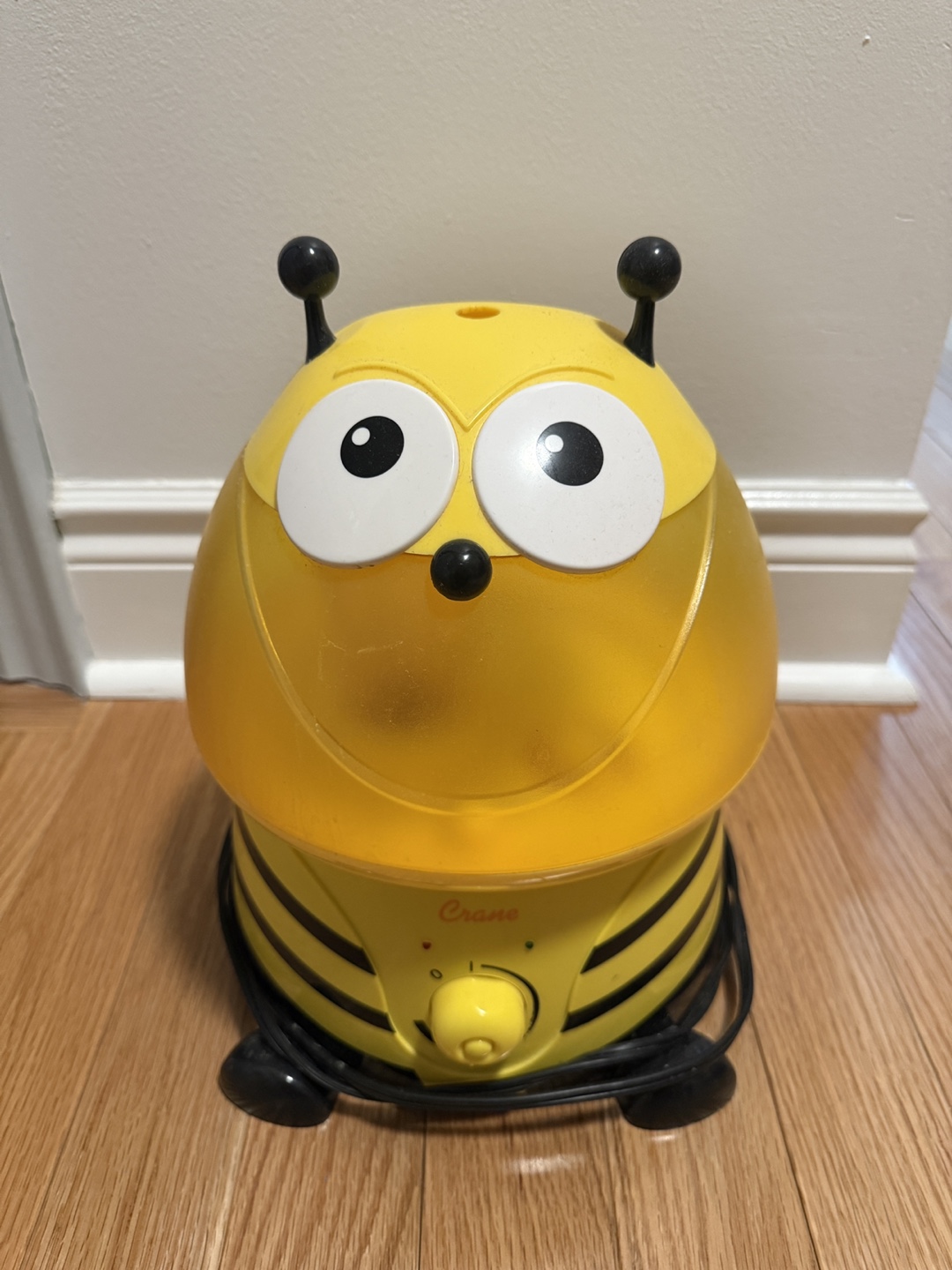 Crane Adorable Bee Humidifier - photo 3