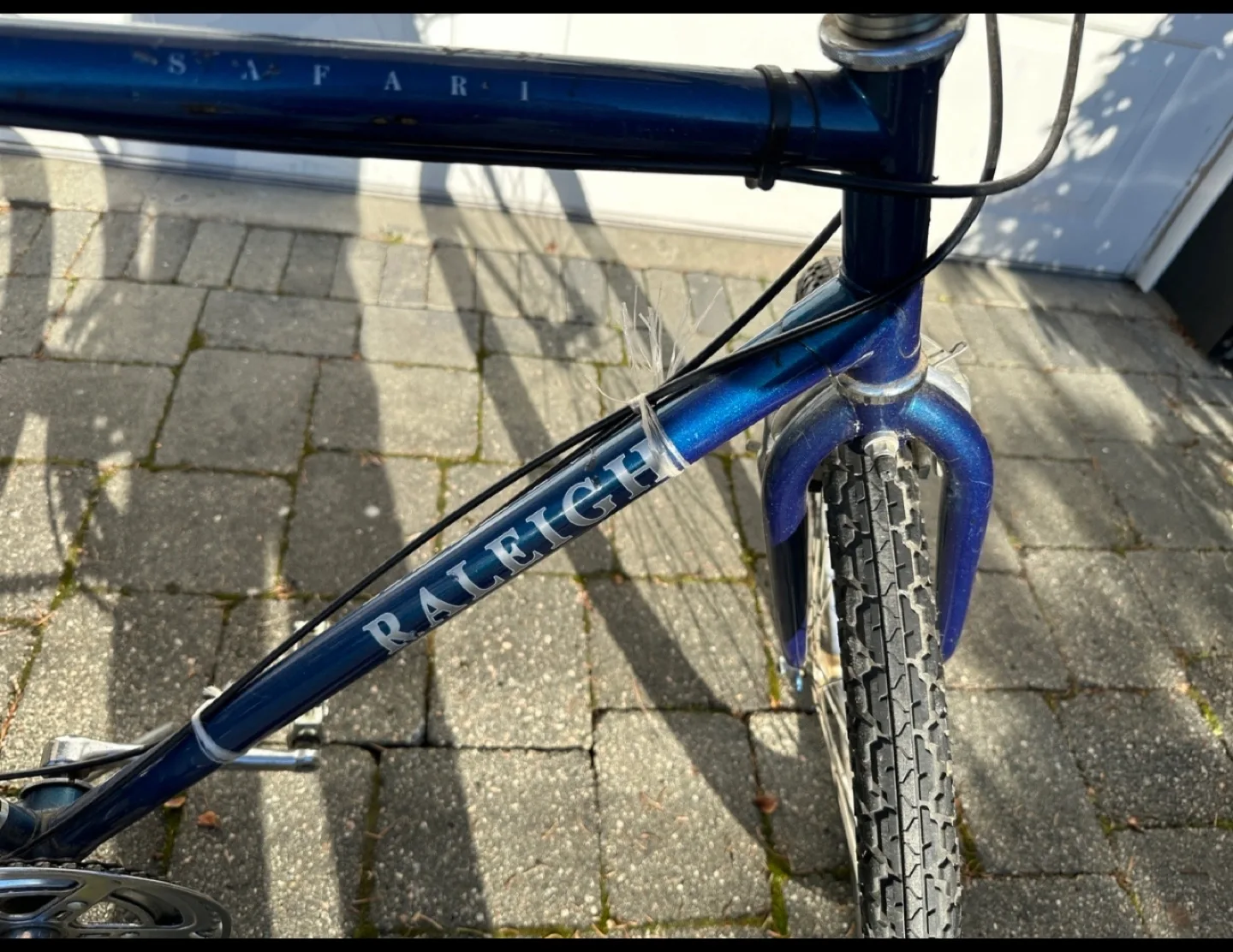 Vintage Raleigh Safari Bicycle image indicator(2)