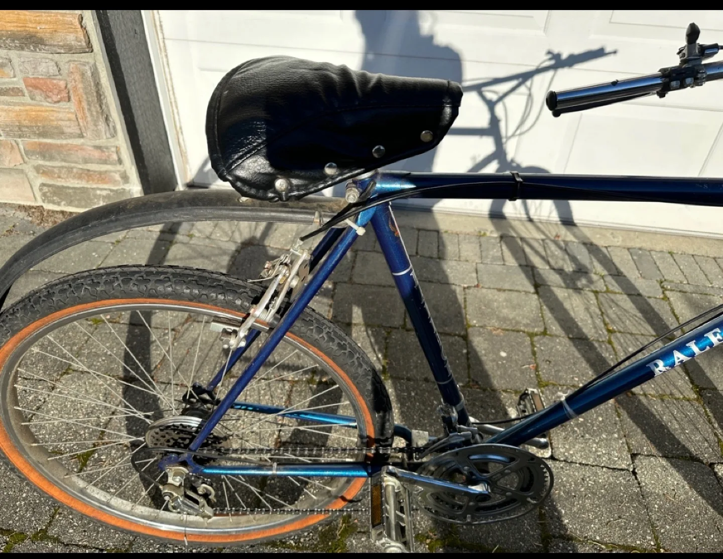 Vintage Raleigh Safari Bicycle image indicator(4)