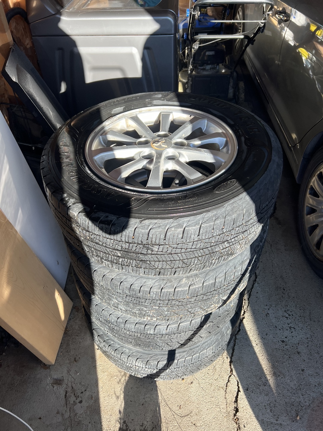 4 Mitsubishi RVR alloy rims and tires - photo 3