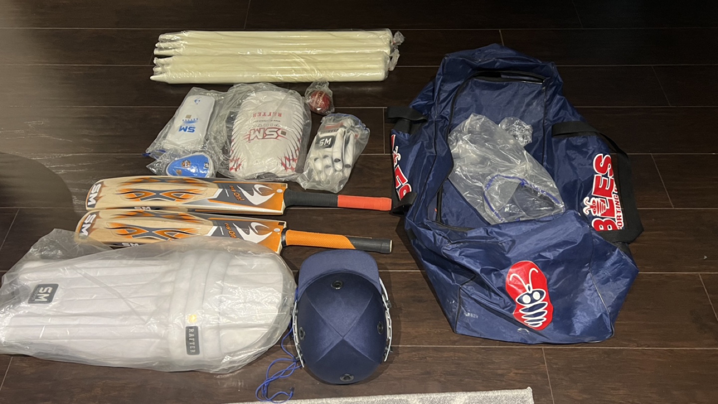 Cricket Kit - Bats, Pads, Gloves, Helmet, Bag - photo 3