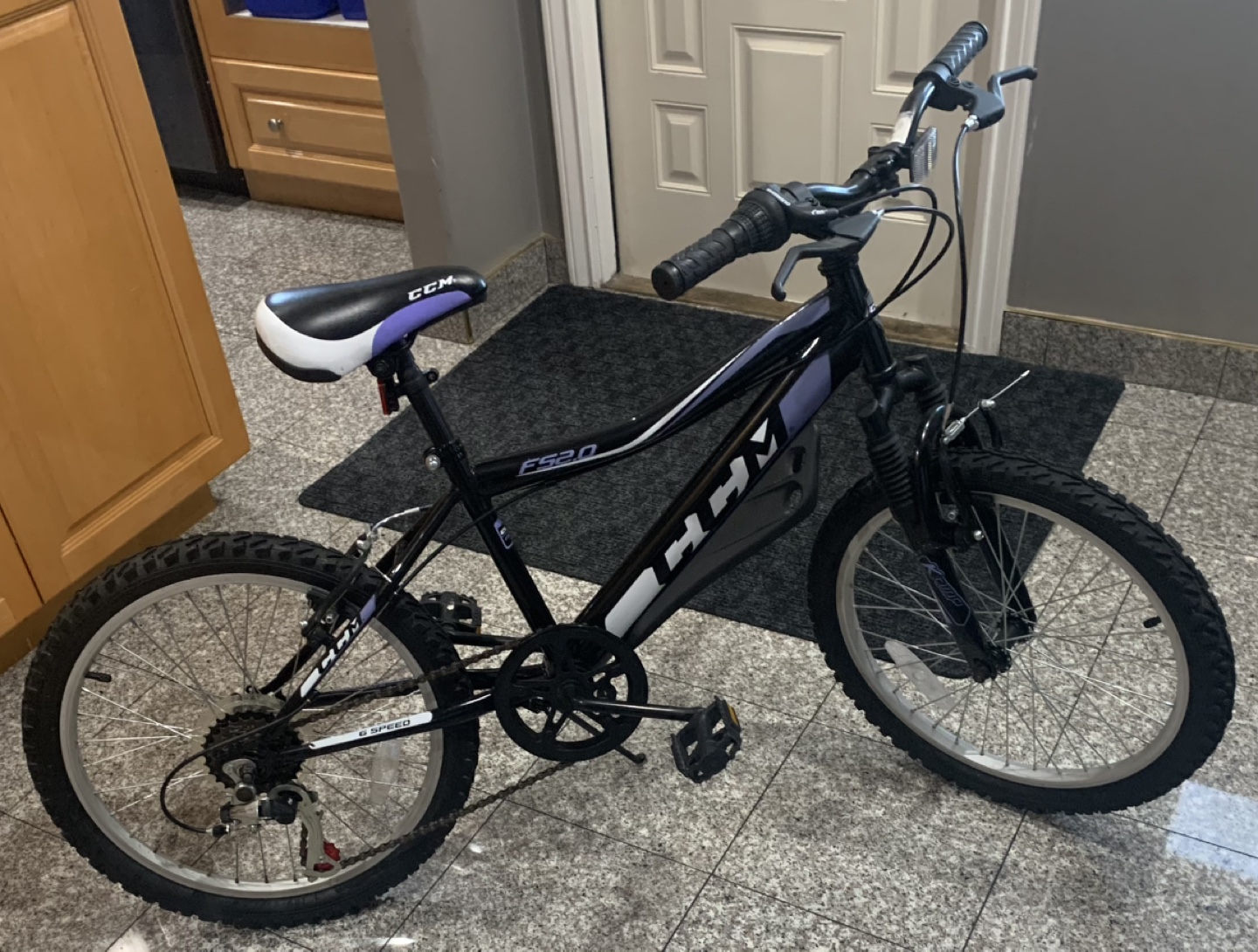 CCM FS20 Girls' Mountain Bike