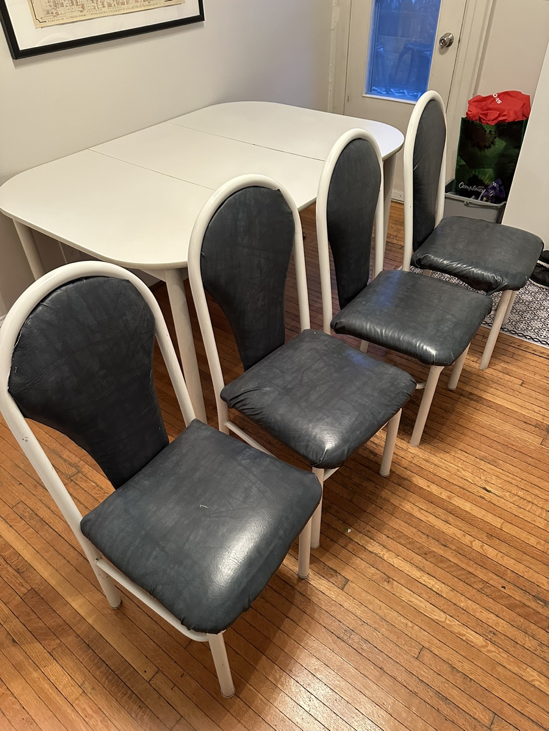 Kitchen Table and Chairs - photo 3