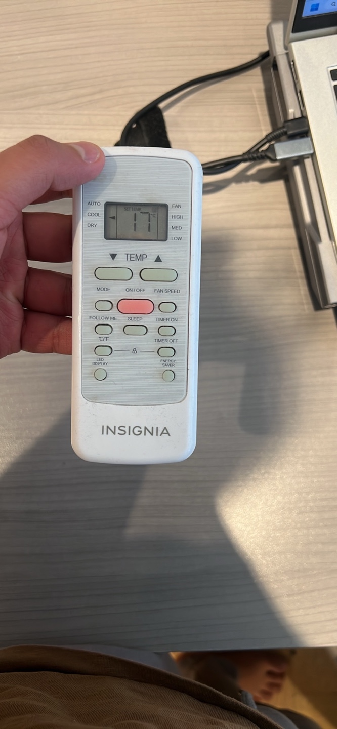 Insignia 12000 BTU Window Air Conditioner - White - A540W-12K - photo 2