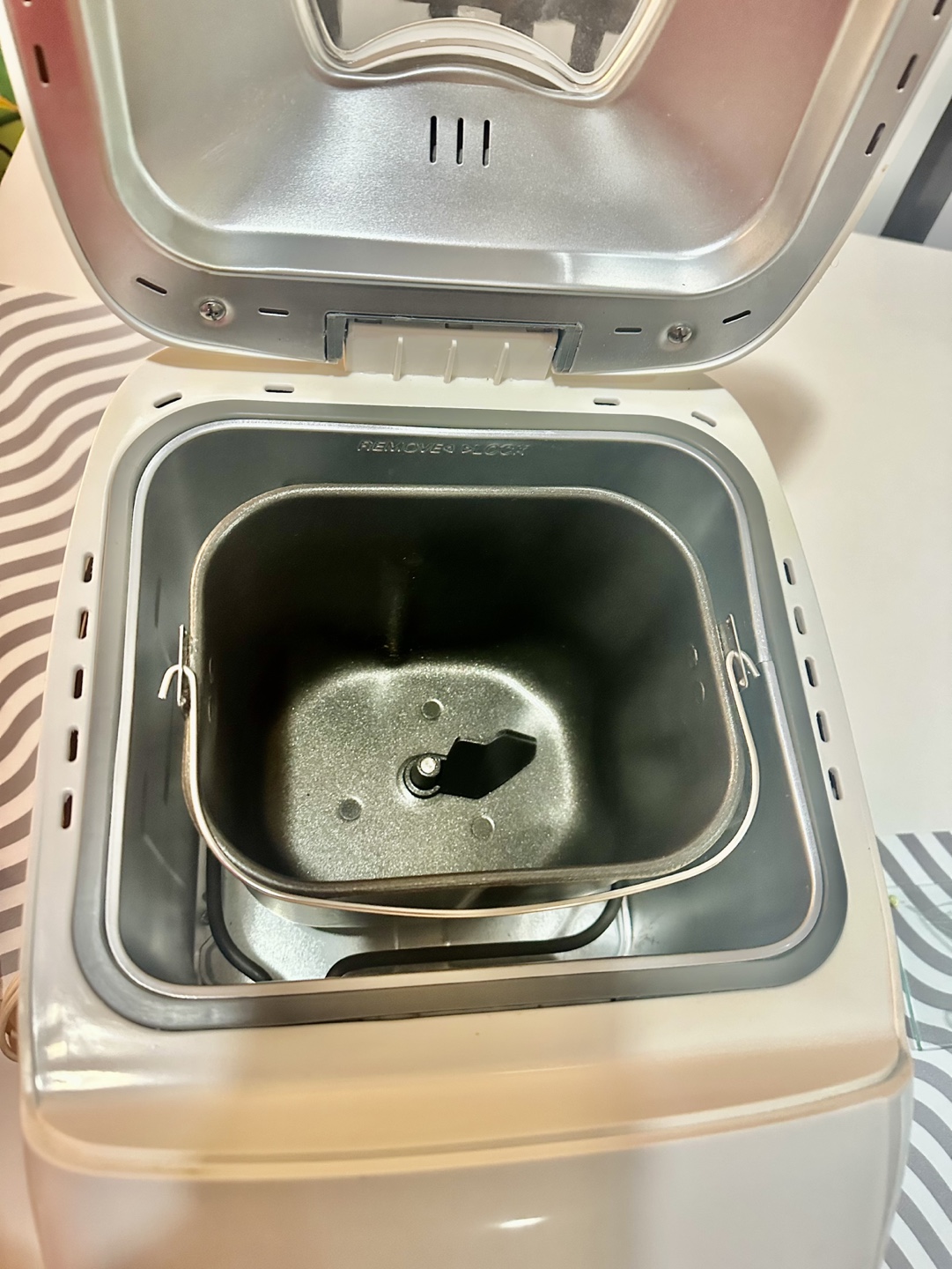 Sunbeam Breadmaker Model 5891-2 - photo 4