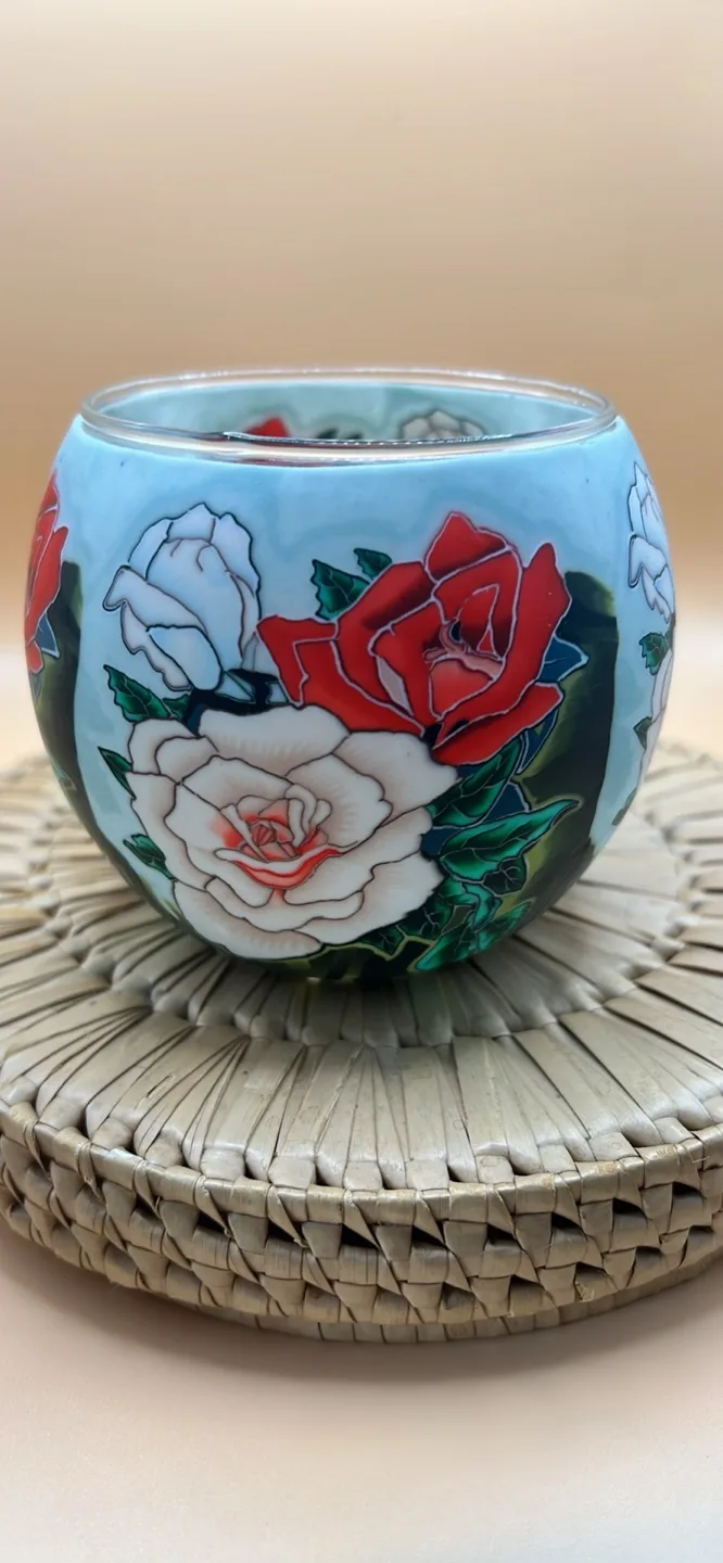 Hand-painted Rose Glass Bowl image indicator(2)