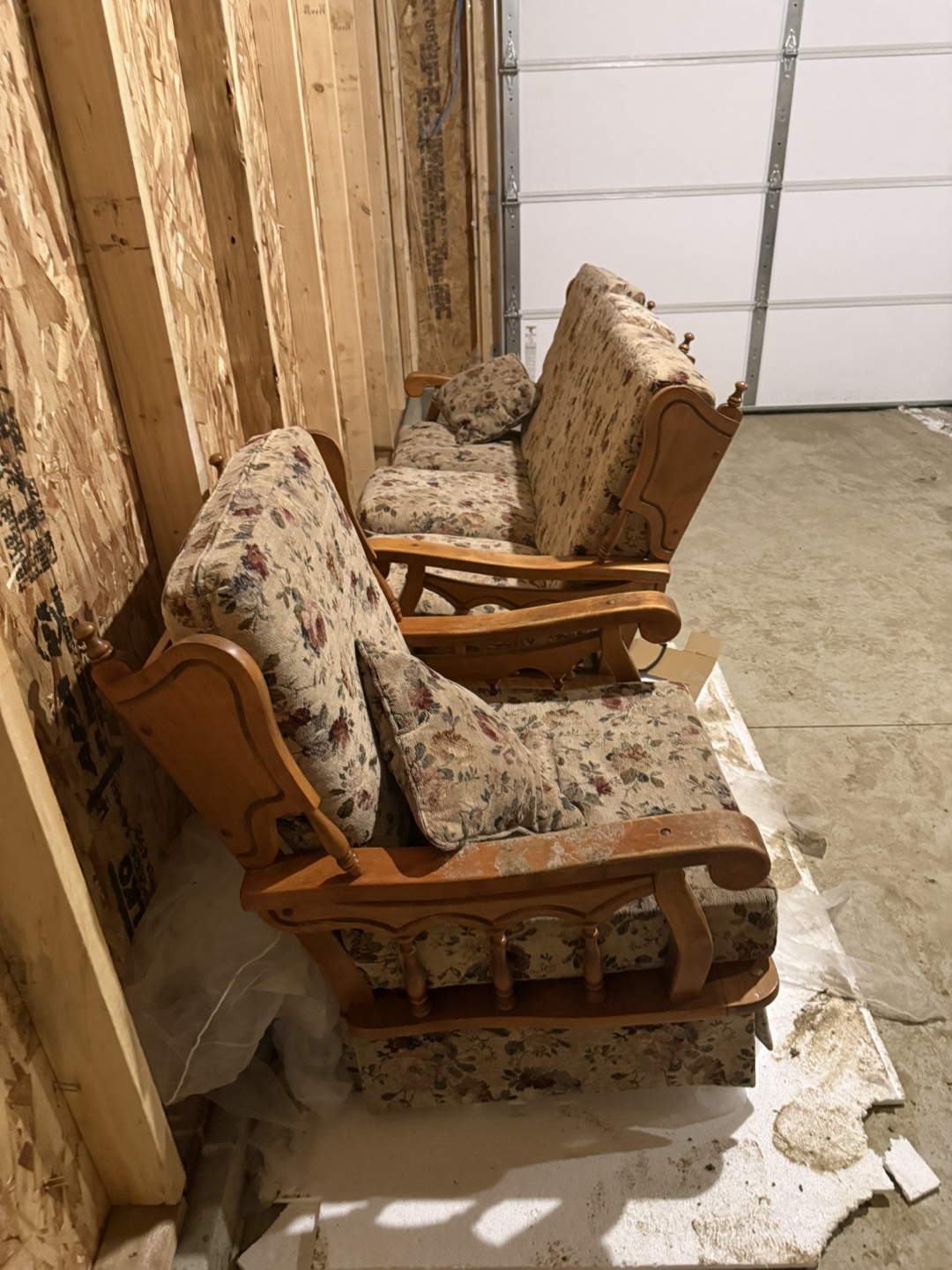 Vintage Floral Sofa and Matching Chair Set - photo 4