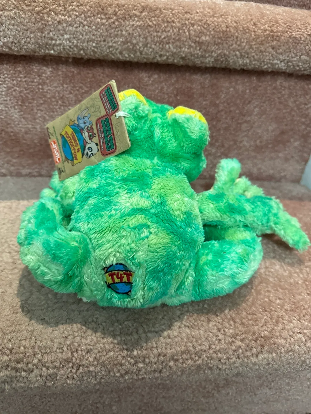 WWF Green Frog Plush from Rainforest Cafe image indicator(3)