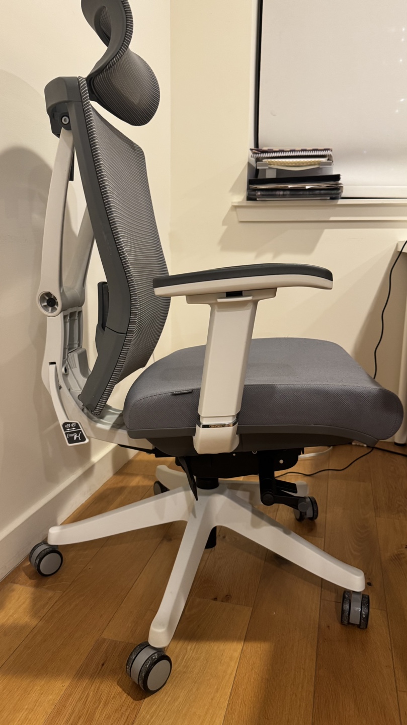 Ergonomic Mesh Office Chair with Headrest and Adjustable Arms - photo 2