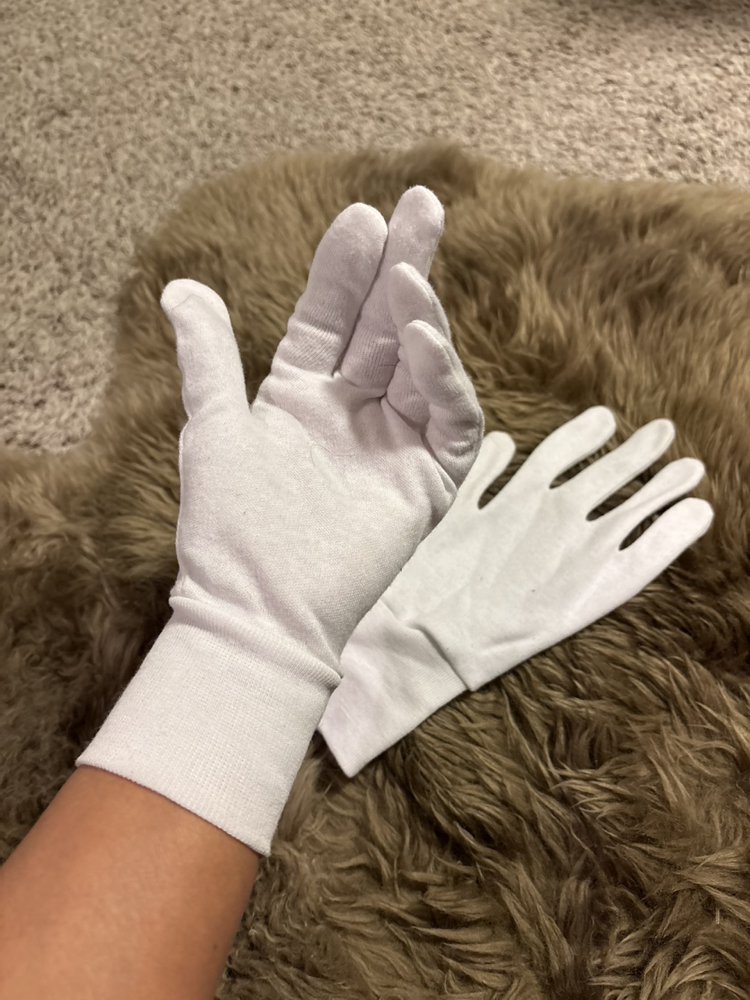 Pair of White Cotton Gloves