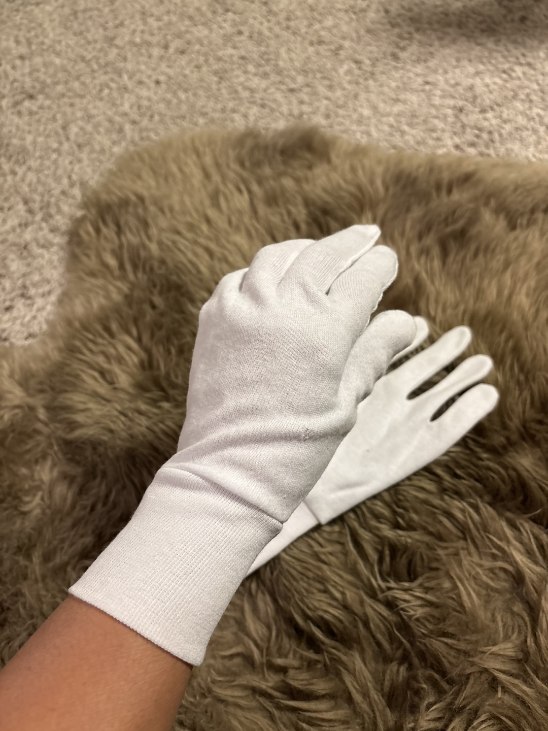 Pair of White Cotton Gloves - photo 2