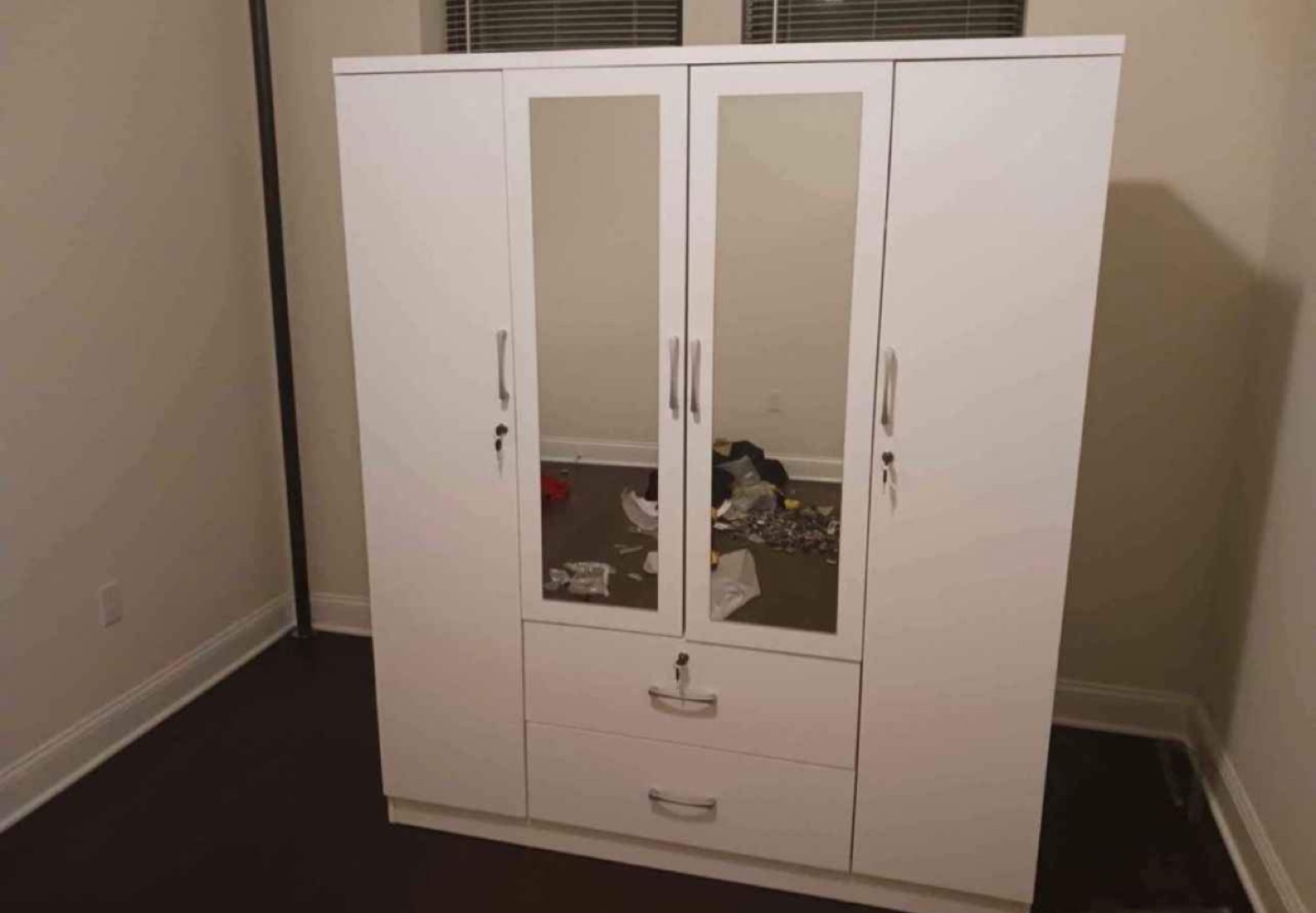 4-Door Wardrobe with Mirrored Doors and Drawers - photo 4