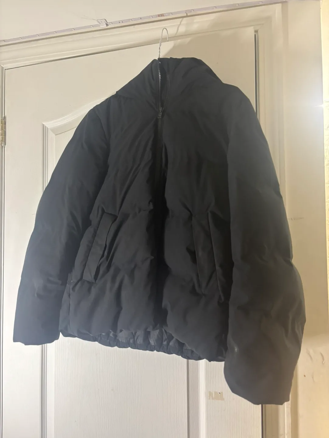 Uniqlo Women's Black Puffer Jacket - Size XS image indicator(2)