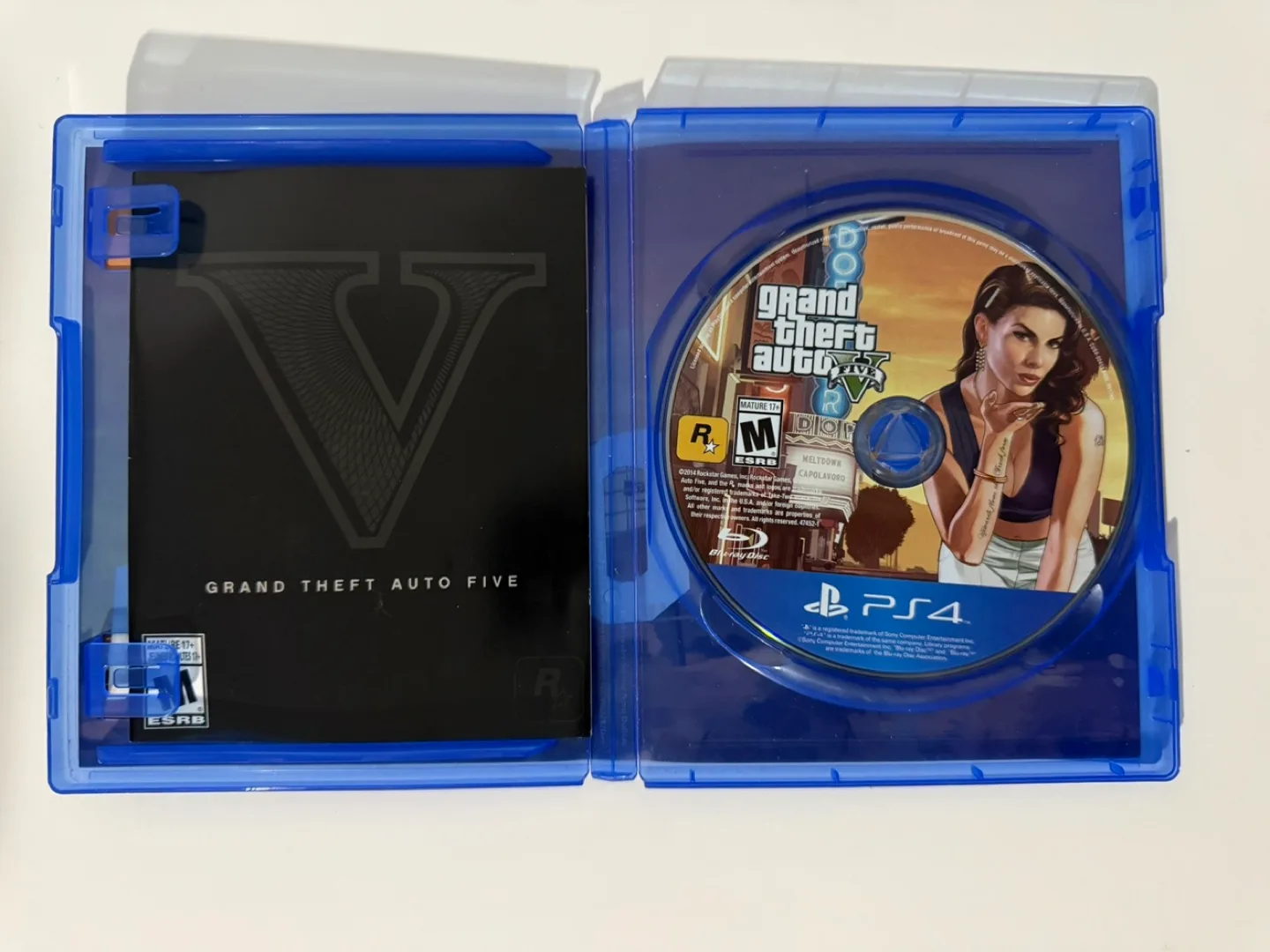 Grand Theft Auto V - PlayStation 4 image indicator(2)