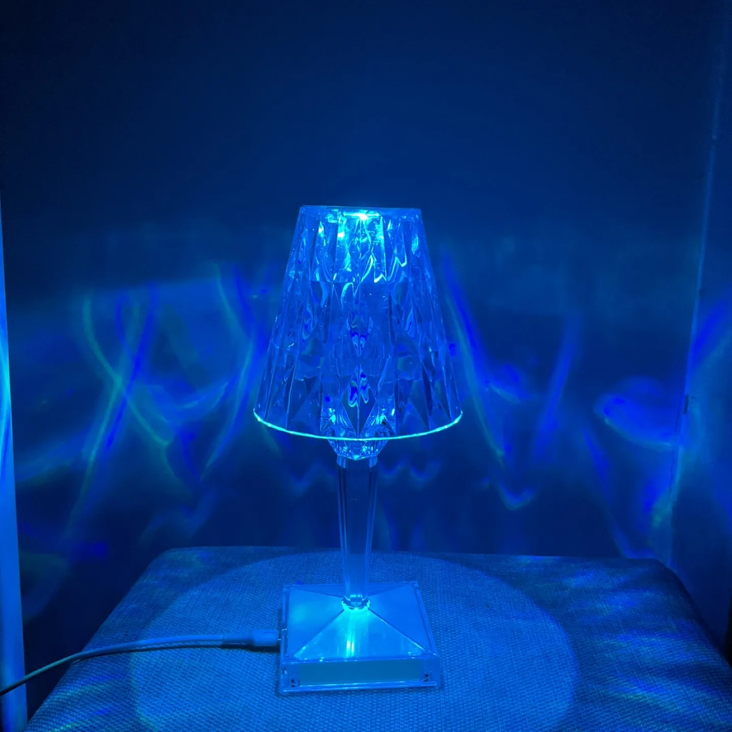 Colour-Changing LED Crystal Table Lamp image indicator(5)