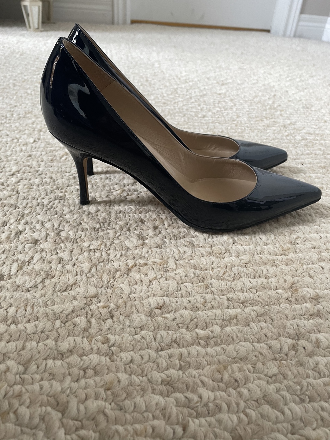 Authentic Manolo Blahnik Patent Leather Pumps - photo 2