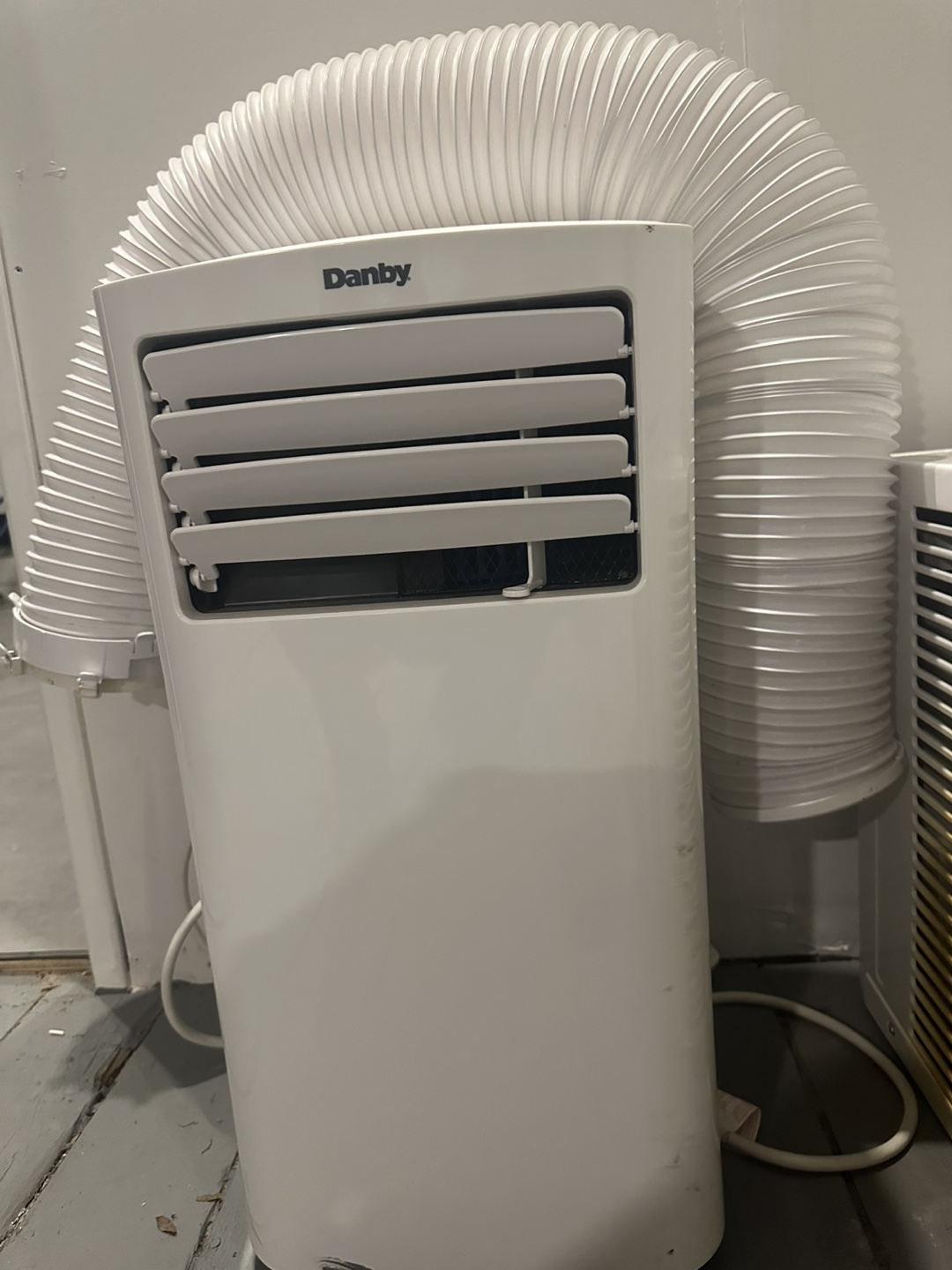 Portable Air Conditioner Danby 10,000 BTU - photo 2