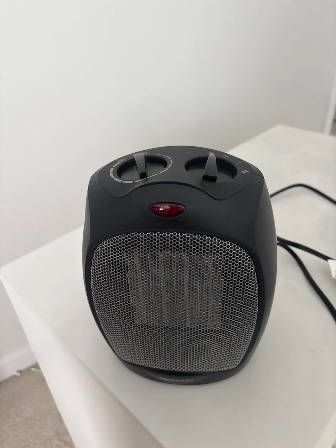 AmazonBasics Compact Personal Heater thumbnail