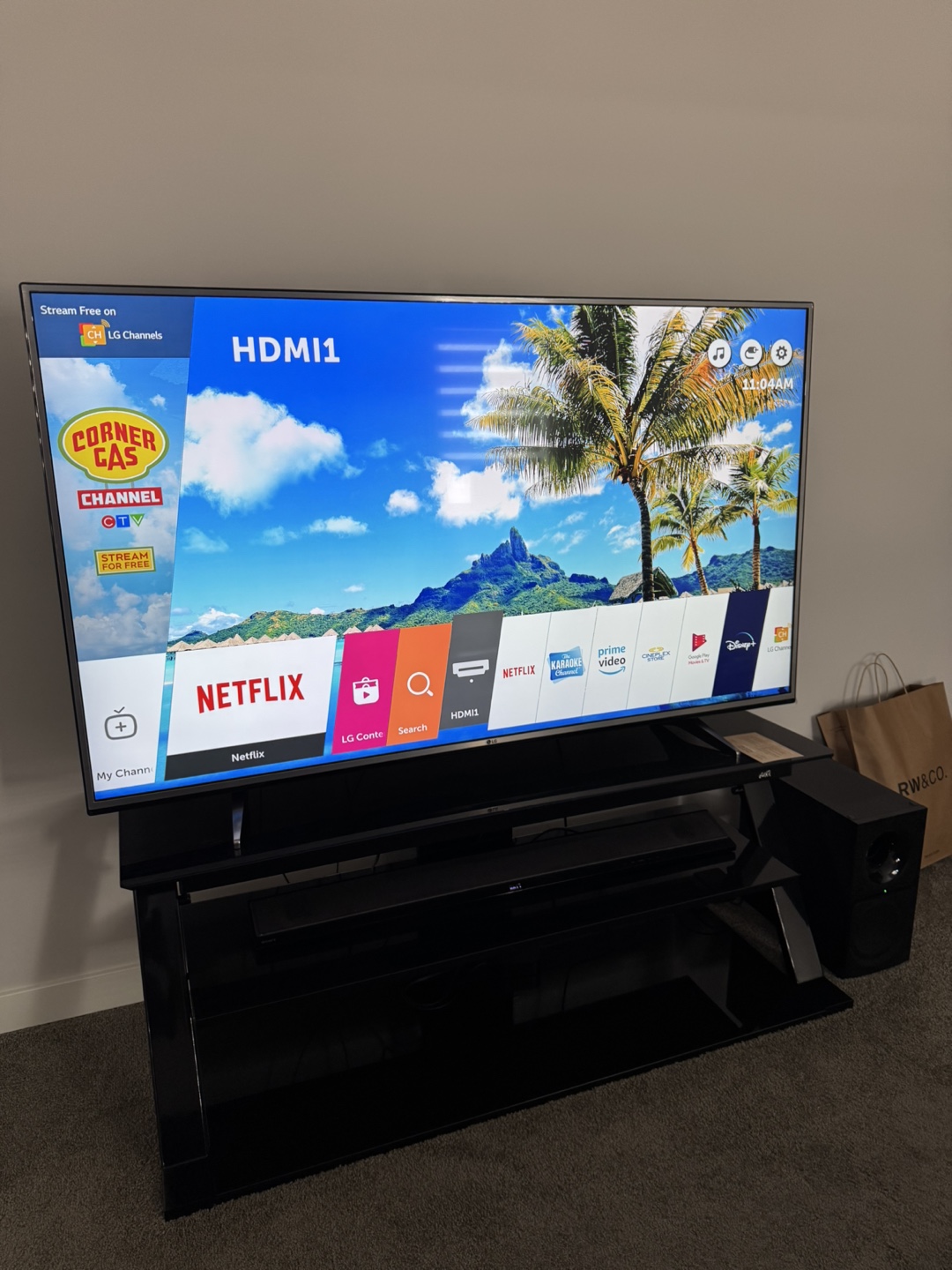 LG 65UH6150 65-inch Smart 4K Ultra HD TV - photo 2