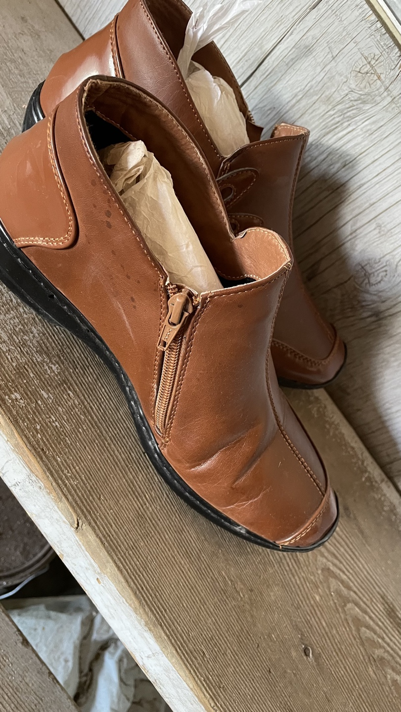 Women’s Shoes (Size 8) - photo 4