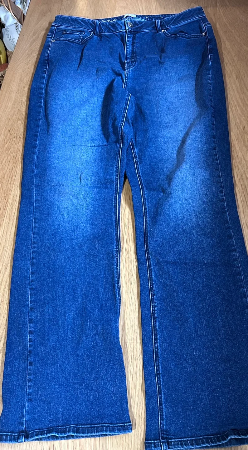 Women’s Blue Jeans 18 image indicator(2)