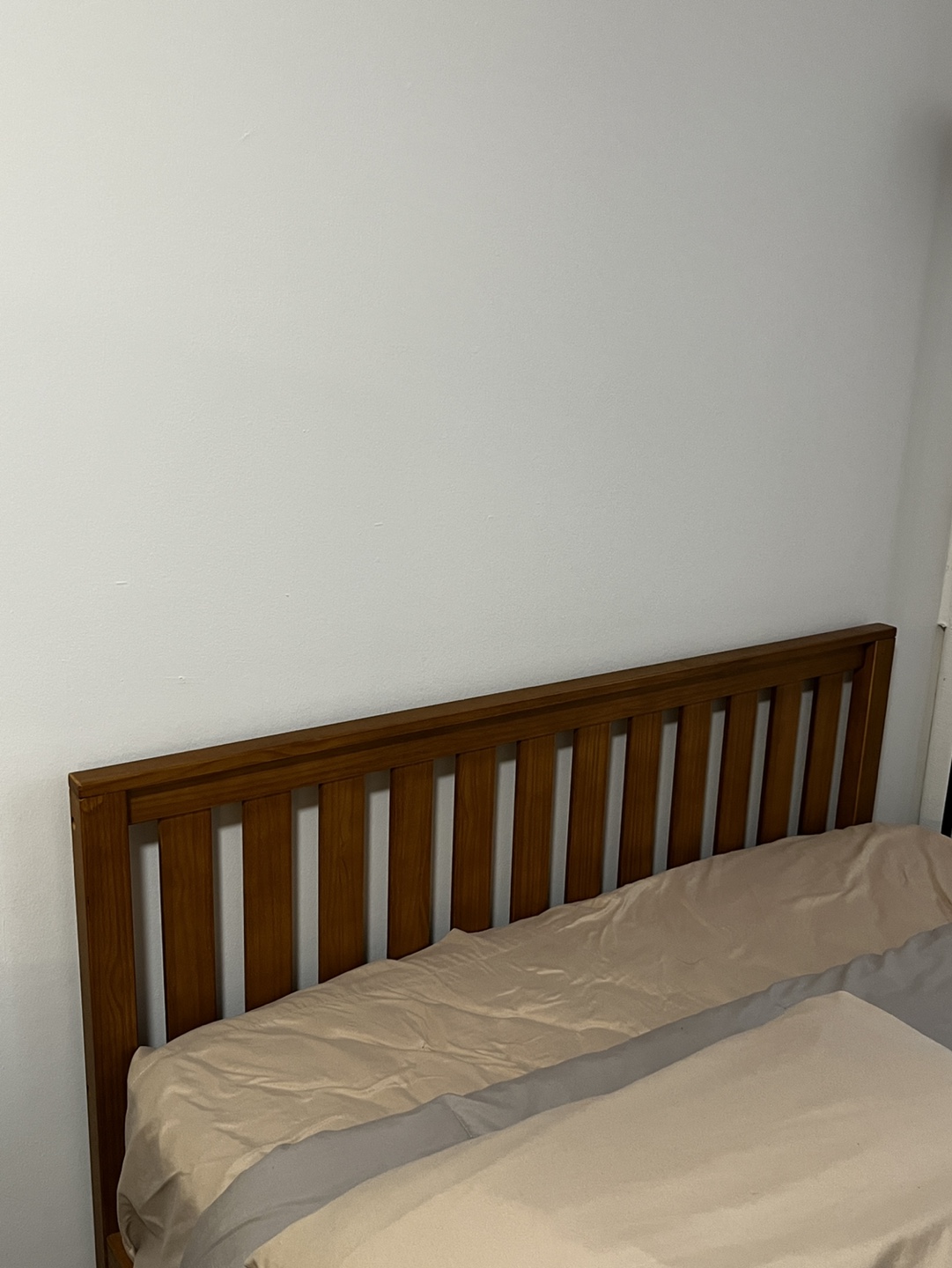 Zinus queen size wood frame