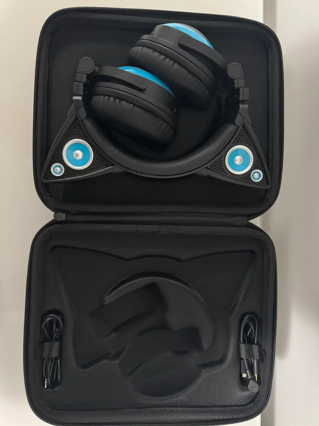 Brookstone Cat Ear Headphones - Blue image indicator(7)
