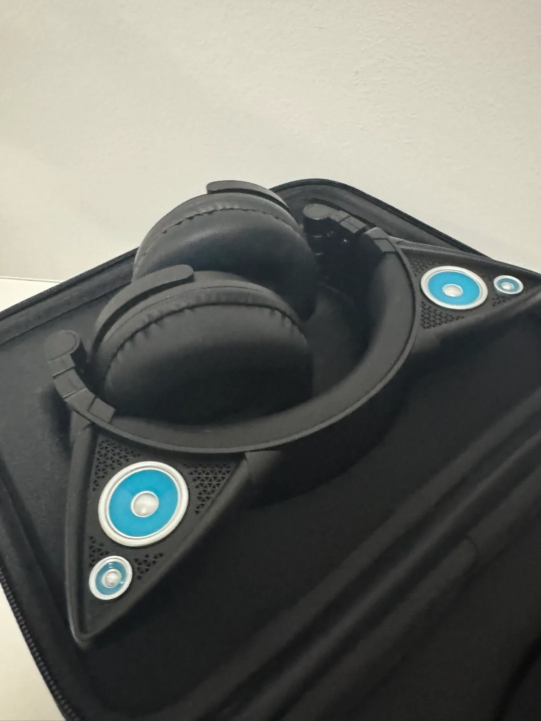 Brookstone Cat Ear Headphones - Blue image indicator(8)