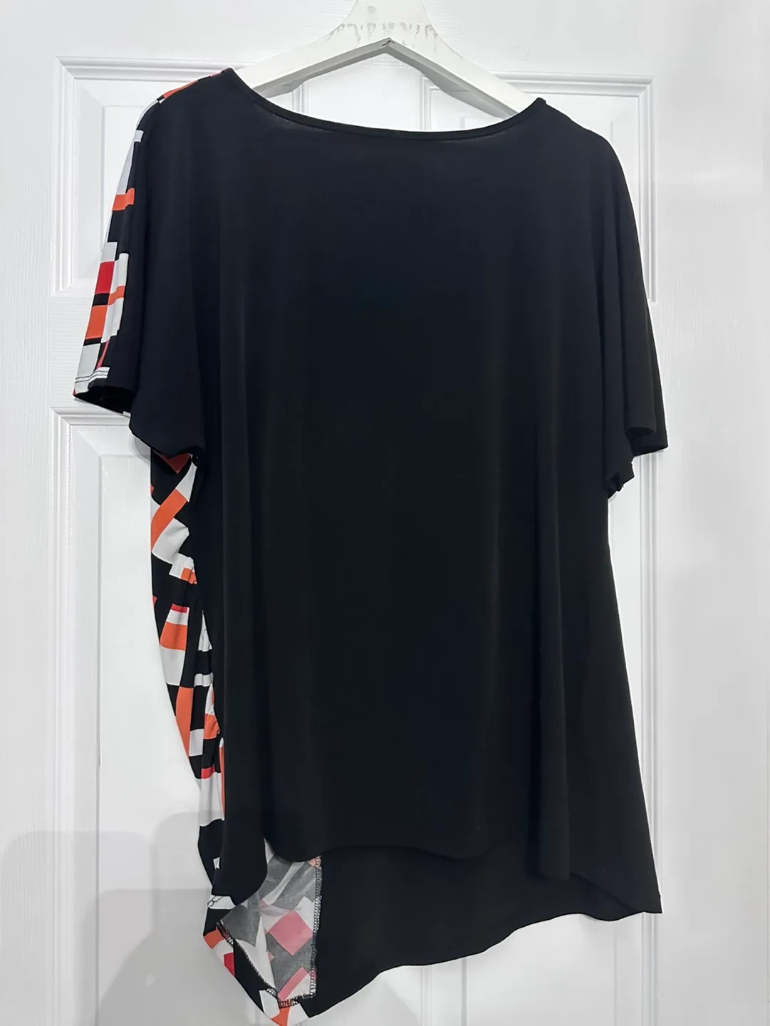 #FREECYCLE Women's Abstract Print Asymmetrical Top image indicator(2)