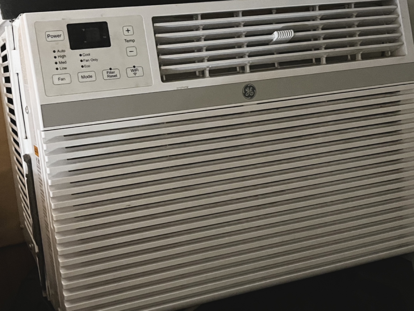 GEAir Conditioner + window bracket