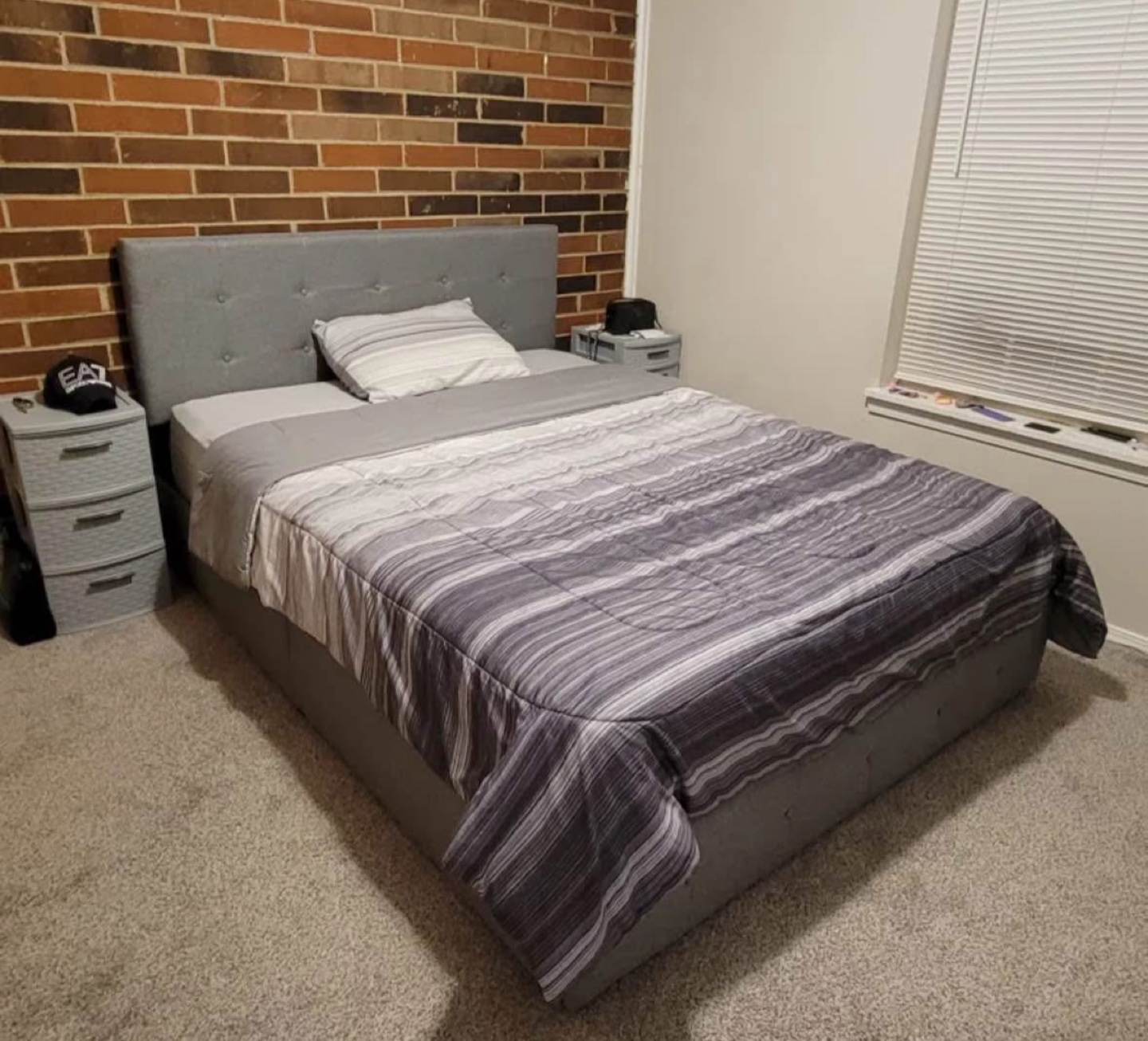 Bran New Queen Upholstered Storage Bed Frame with Drawers - photo 2