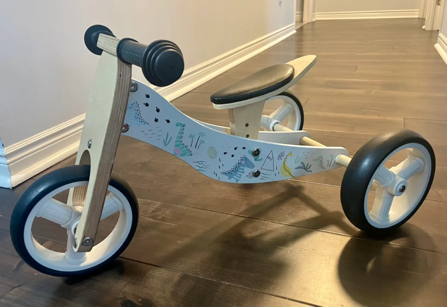 Coco Village Wooden Balance Bike with Helmet image indicator(2)