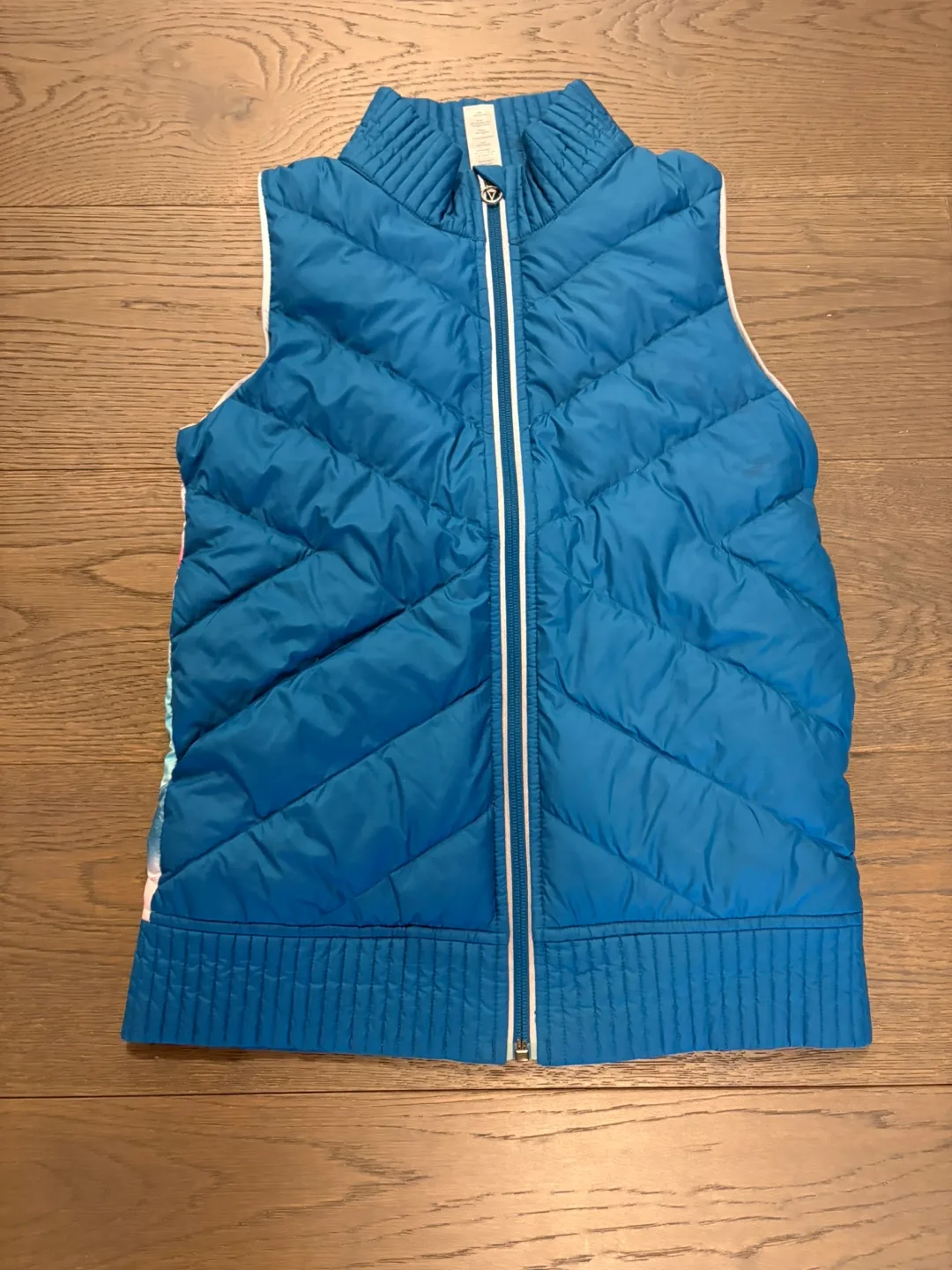 Ivivva by lululemon girls spring down vest sz 12 ret $225 image indicator(2)