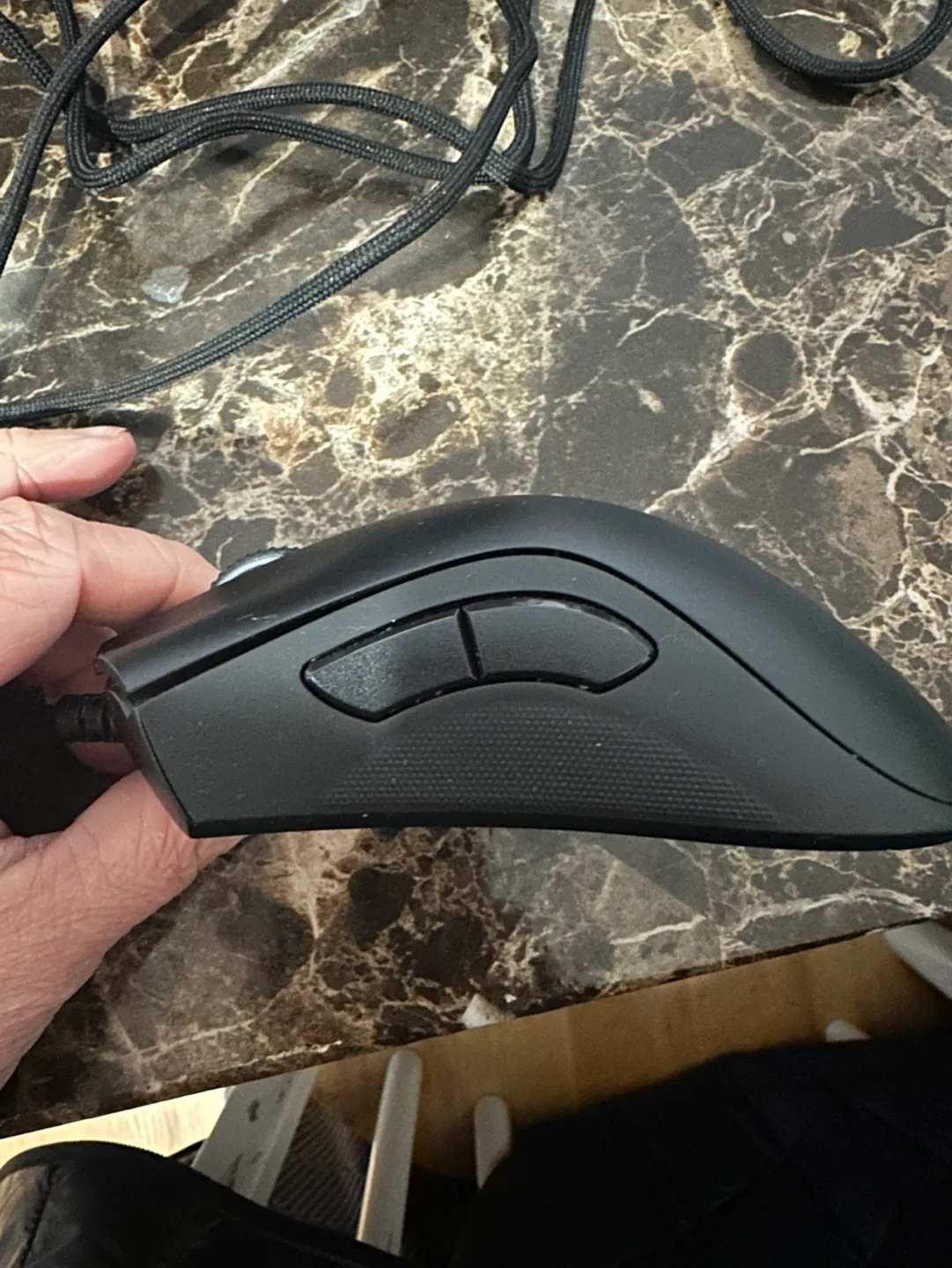 Razer DeathAdder V2 Gaming Mouse image indicator(4)