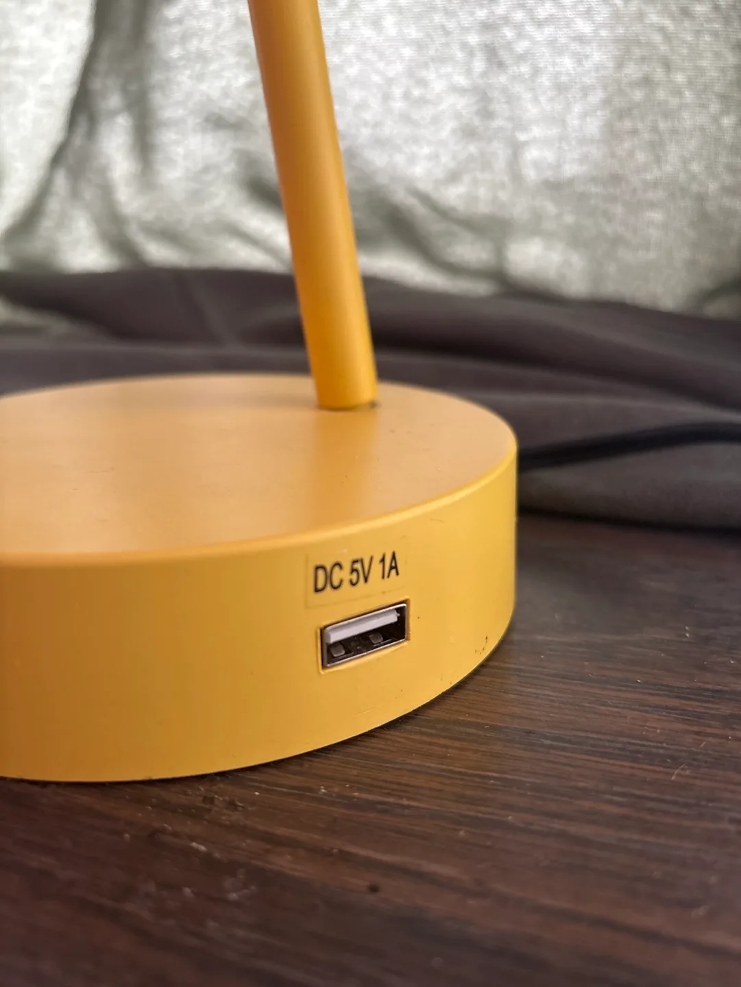 Yellow Desk Lamp with USB Charging Port image indicator(2)