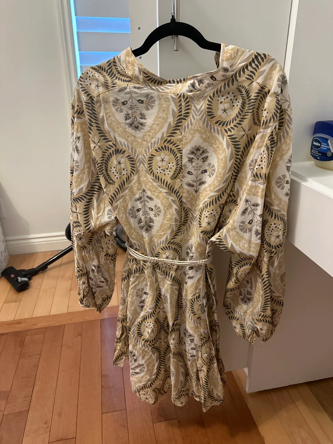 Beautiful patterned mini dress with belt included image indicator(2)