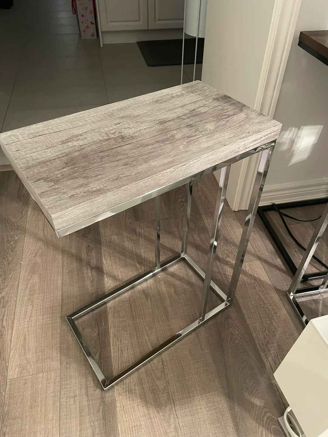 Pair of Modern C-Shaped End Tables image indicator(2)