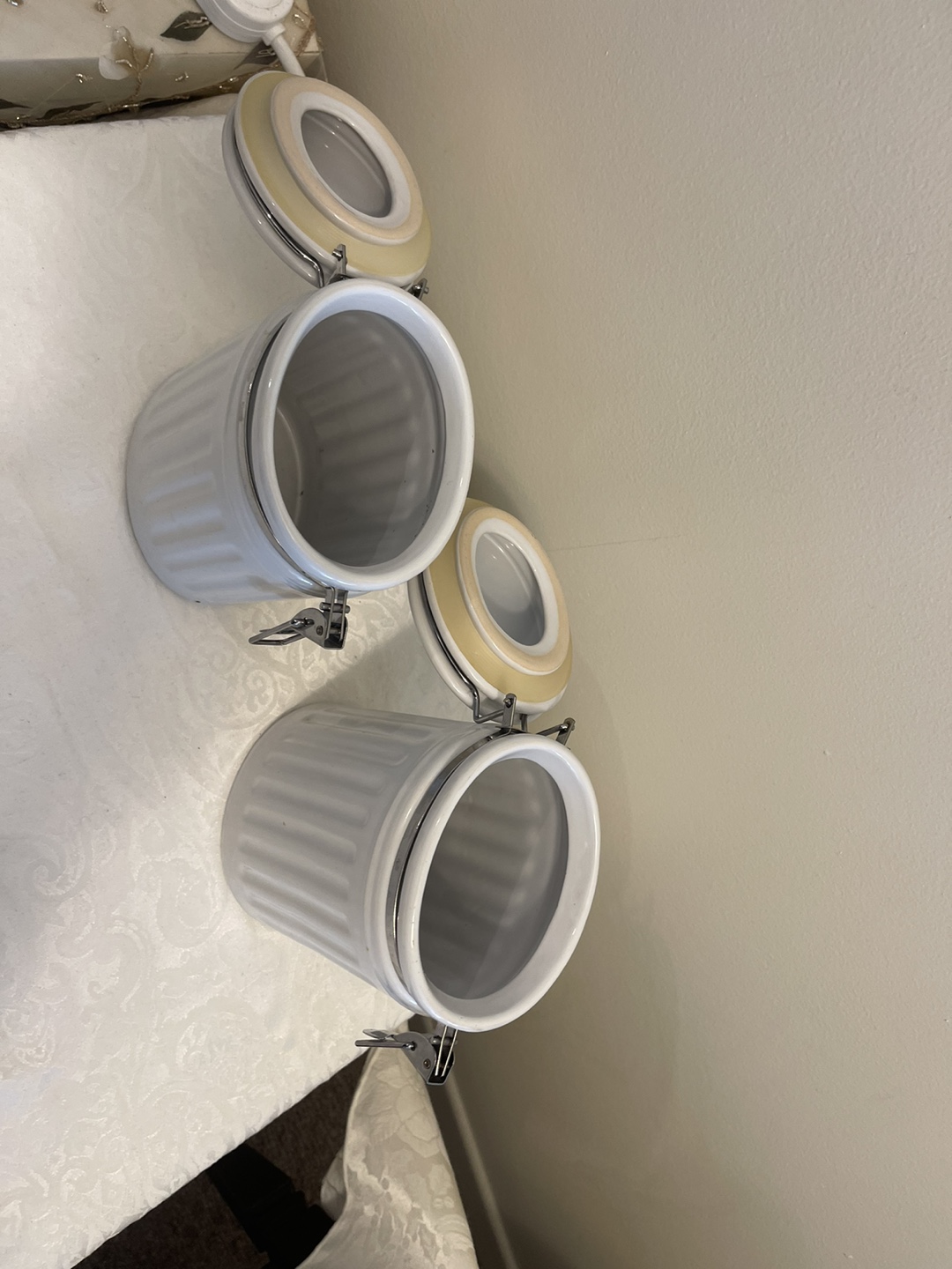 Set of Two White Ceramic Canisters with Lids - photo 3