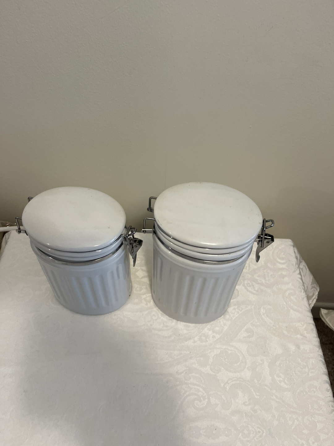 Set of Two White Ceramic Canisters with Lids - photo 2