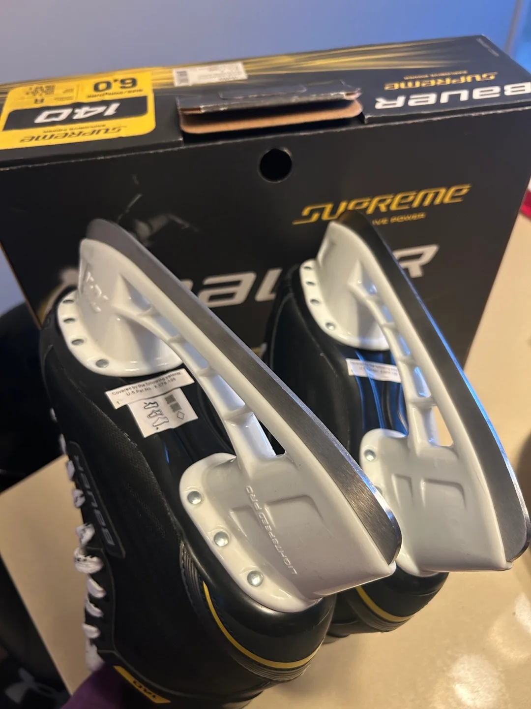 Bauer Supreme 140 Skates- Size US 7.5 image indicator(4)
