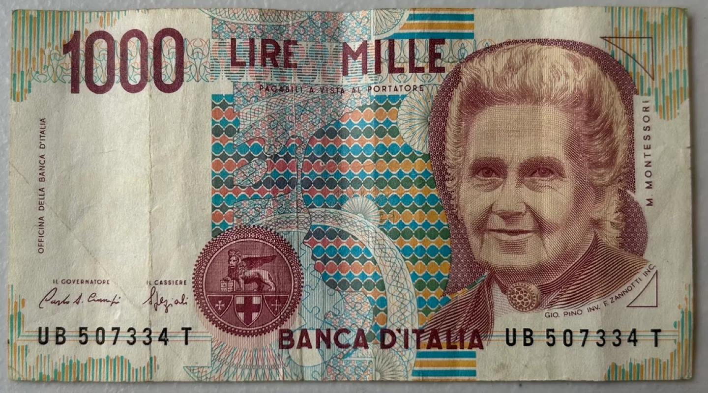 Collection of Vintage Banknotes from Europe image indicator(3)