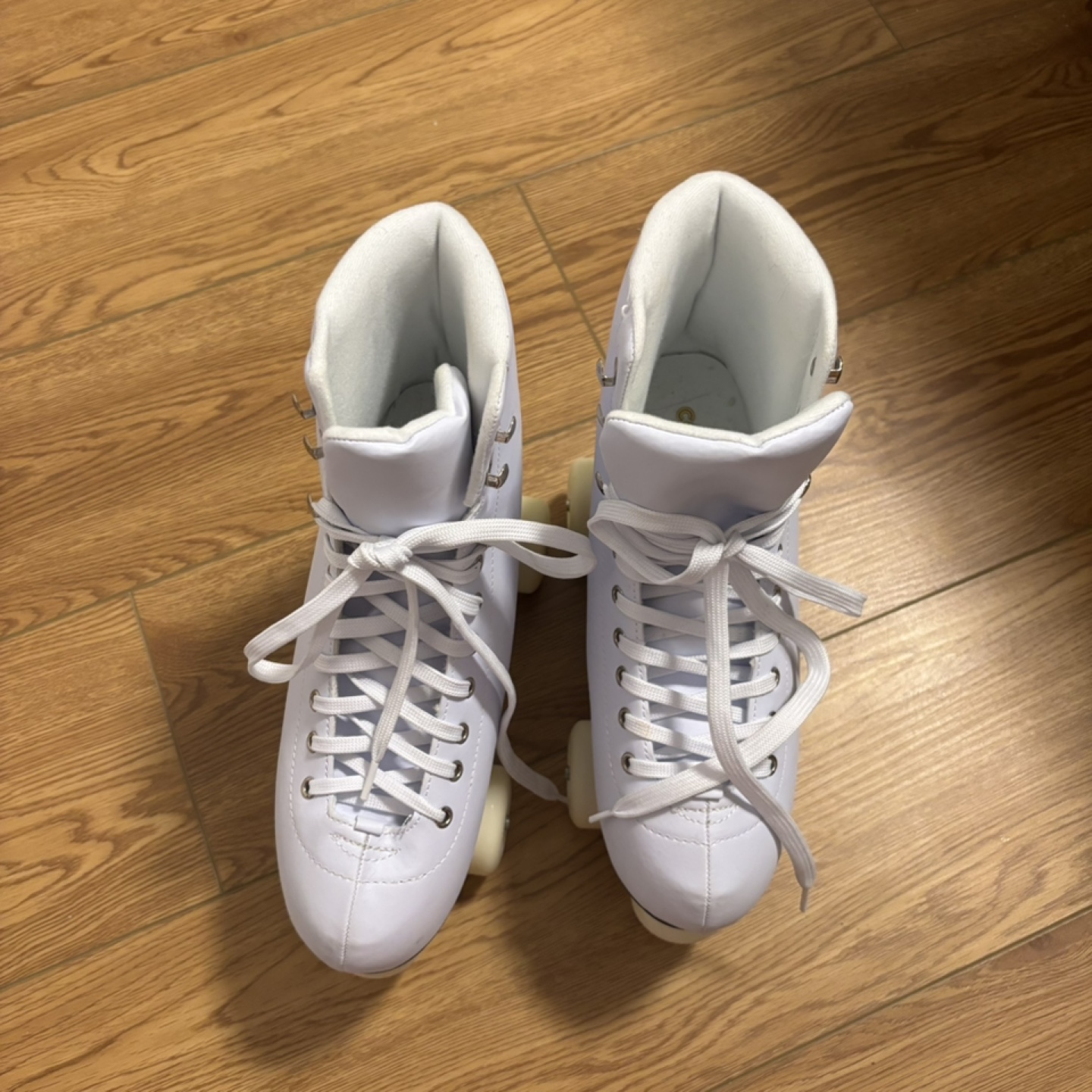 White Cosmic Roller Skates Women’s size 9