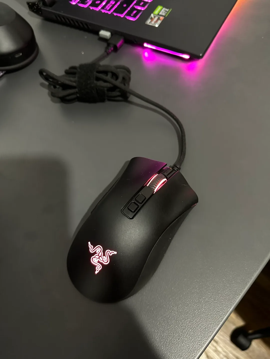 Razer DeathAdder V2 Gaming Mouse image indicator(7)