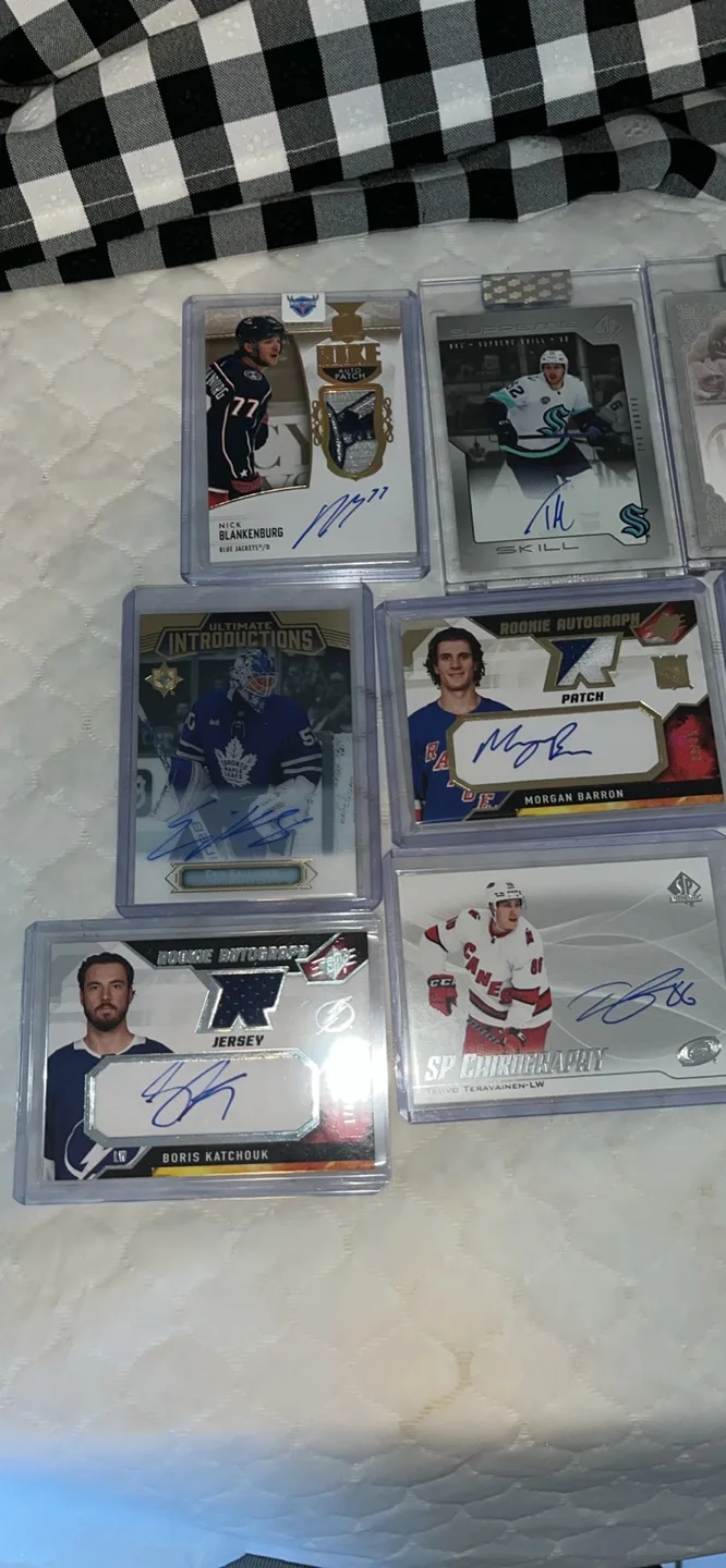 NHL Hockey Cards - Autos, Rookies, Numbered image indicator(2)